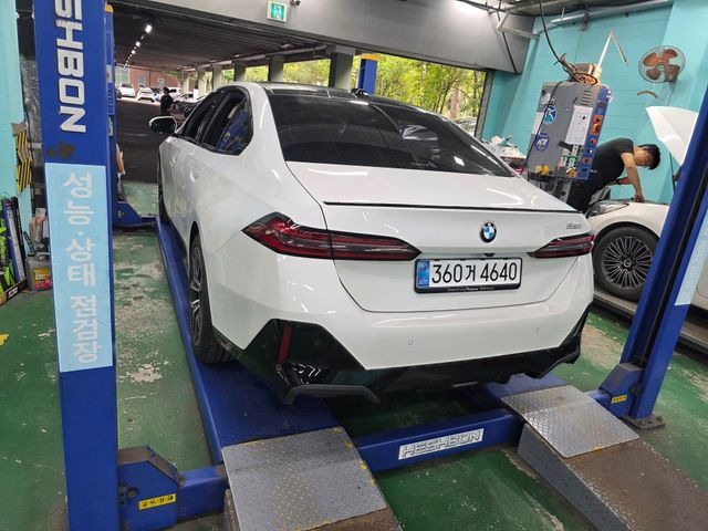 BMW 5-Series 2026 — inspection photo 2