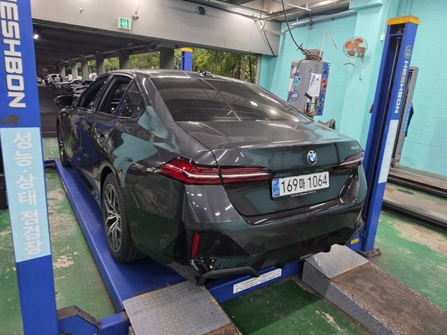 BMW 5-Series 2025 — inspection photo 2