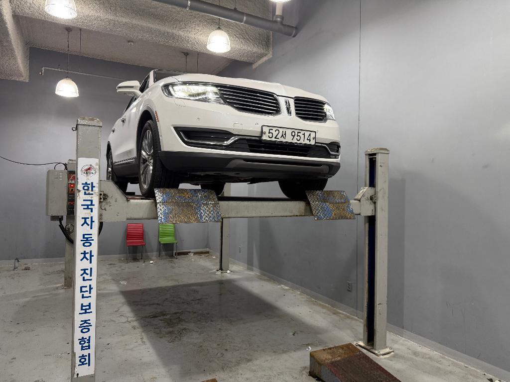 Lincoln MKX 2018 — inspection photo 1