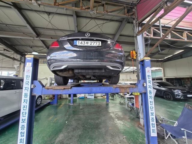 Mercedes-Benz C-Class 2020 — inspection photo 2
