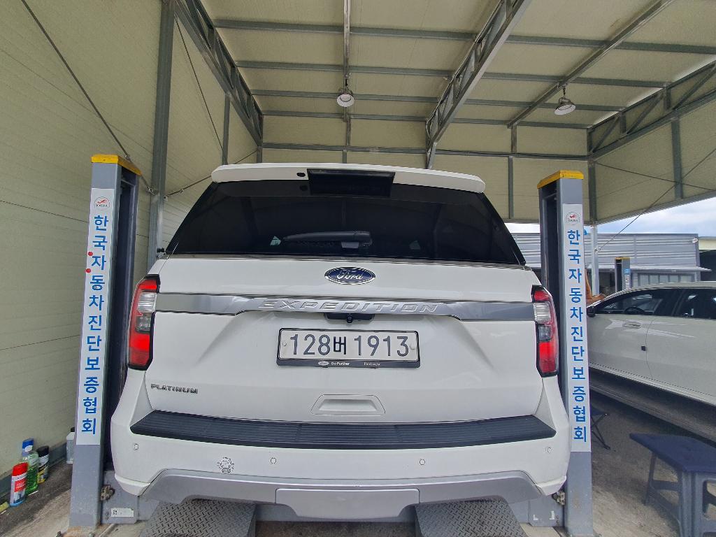 Ford Expedition 2021 — inspection photo 2
