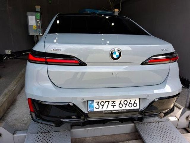 BMW 7-Series 2026 — inspection photo 2