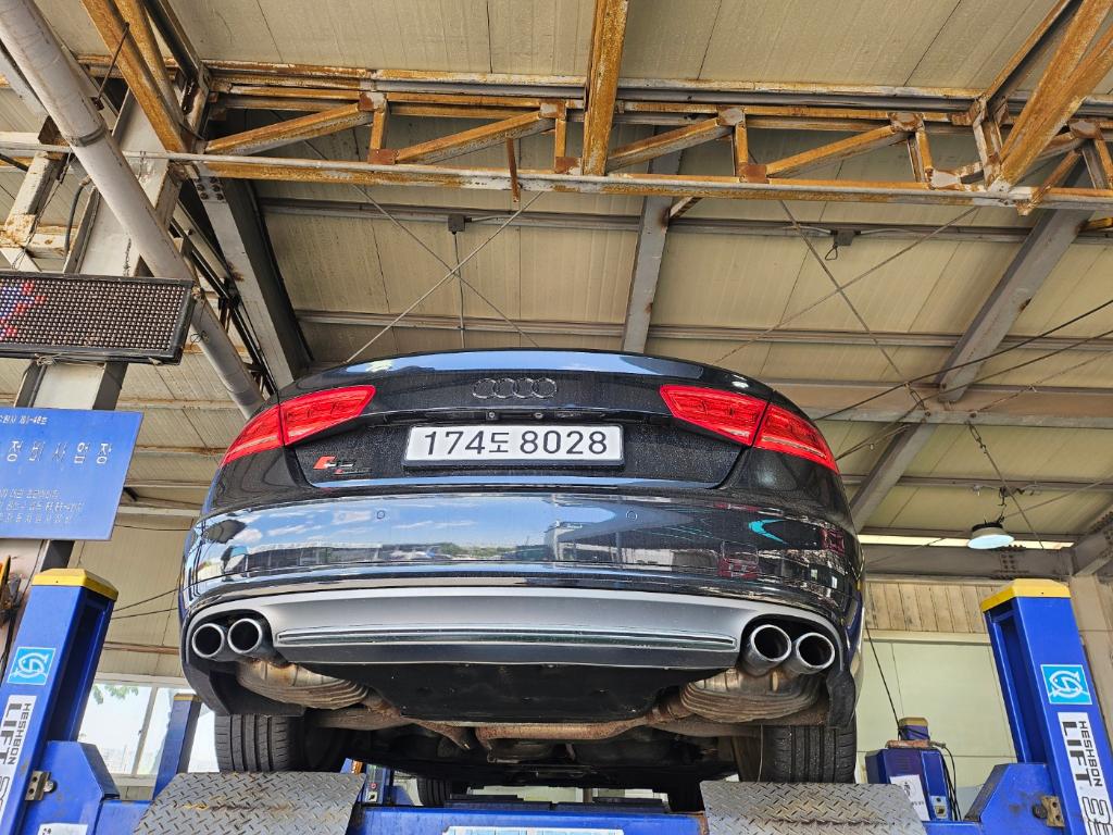 Audi S8 2014 — inspection photo 2