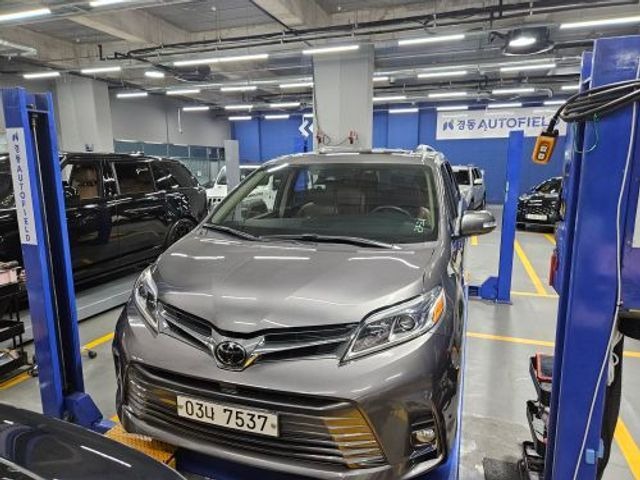 Toyota Sienna 2018 — inspection photo 1