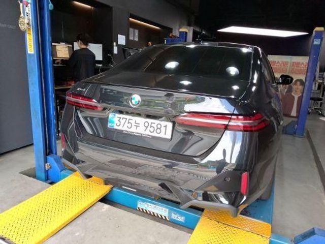 BMW 5-Series 2026 — inspection photo 2