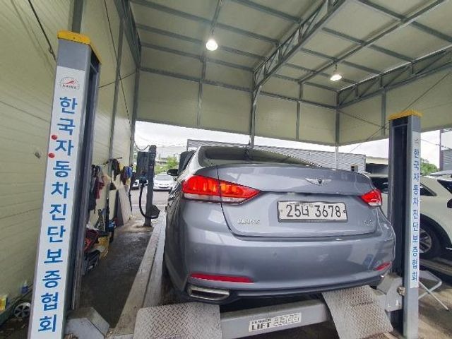 Hyundai Genesis 2015 — inspection photo 2