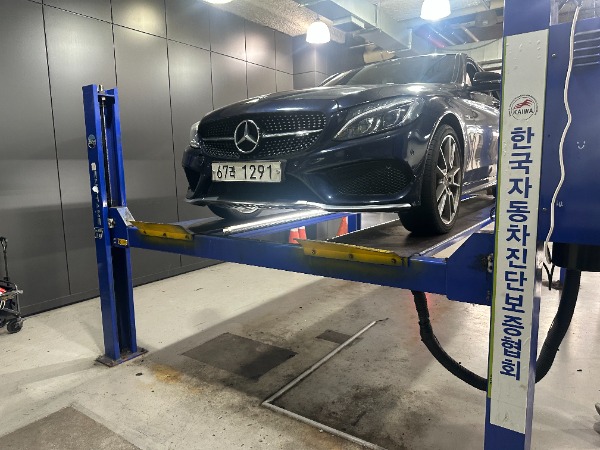 Mercedes-Benz C-Class 2018 — inspection photo 1