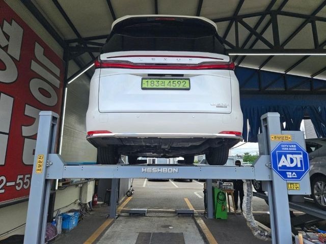 Lexus LM 2025 — inspection photo 2