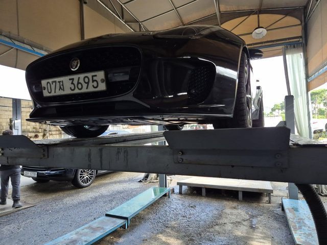 Jaguar F-TYPE 2019 — inspection photo 1