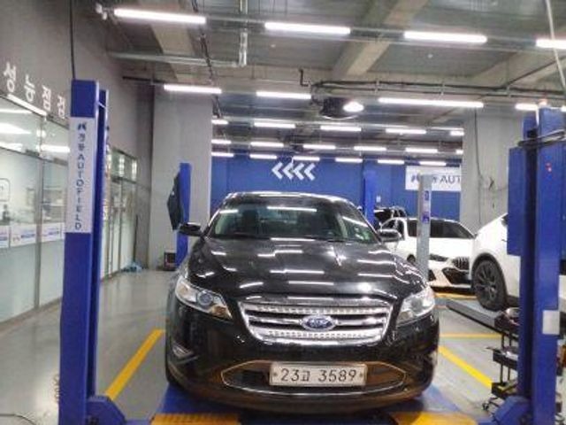 Ford Taurus 2012 — inspection photo 1