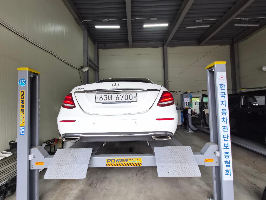 Mercedes-Benz E-Class 2019 — inspection photo 2