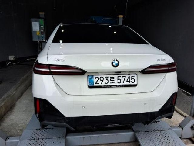BMW 5-Series 2026 — inspection photo 2