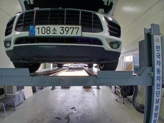 Porsche Macan 2015 — inspection photo 1
