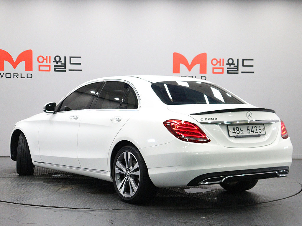 Mercedes-Benz C-Class 2018 — inspection photo 2