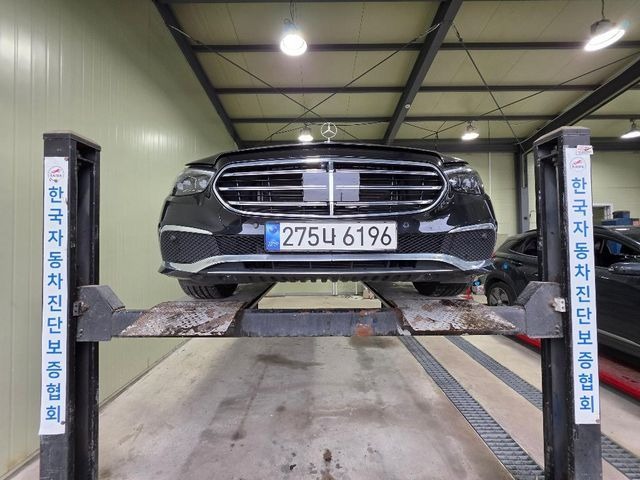 Mercedes-Benz E-Class 2023 — inspection photo 1