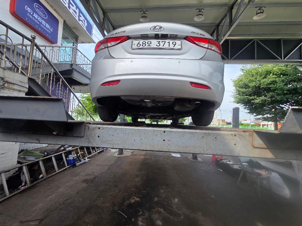Hyundai AVANTE 2011 — inspection photo 2