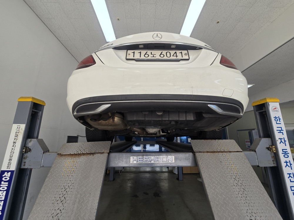 Mercedes-Benz C-Class 2020 — inspection photo 2