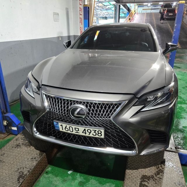 Lexus LS 2019 — inspection photo 1