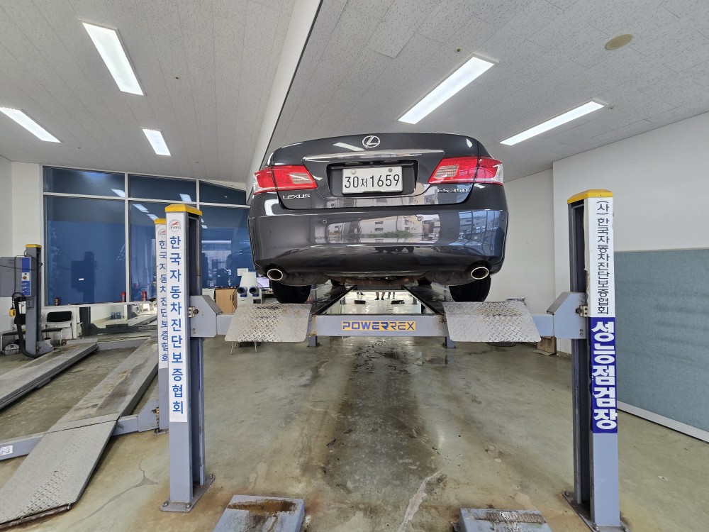 Lexus ES 2011 — inspection photo 2