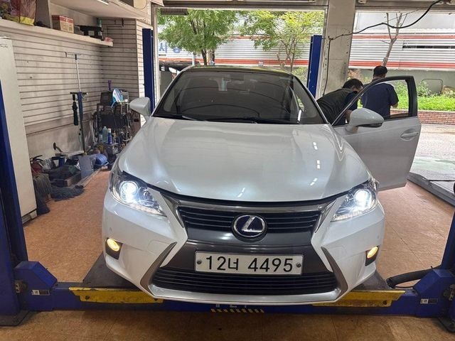 Lexus CT200h 2017 — inspection photo 1