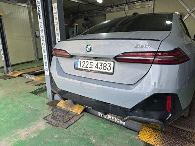 BMW 5-Series 2026 — inspection photo 2