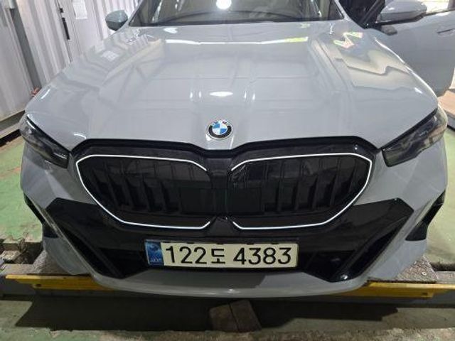 BMW 5-Series 2026 — inspection photo 1