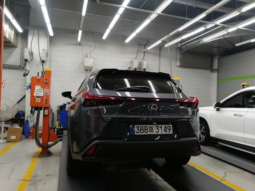 Lexus UX 2026 — inspection photo 2