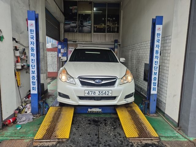 Subaru Legacy 2011 — inspection photo 1