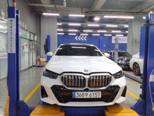 BMW 5-Series 2025 — inspection photo 1