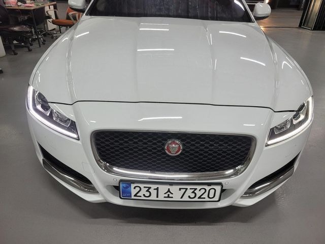Jaguar XF 2017 — inspection photo 1