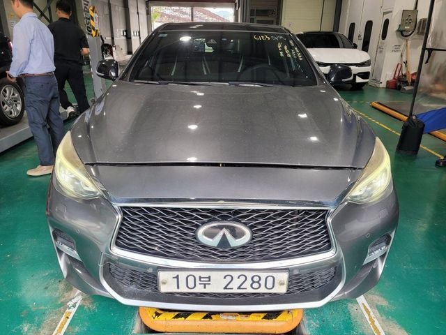 Infiniti Q30 2017 — inspection photo 1