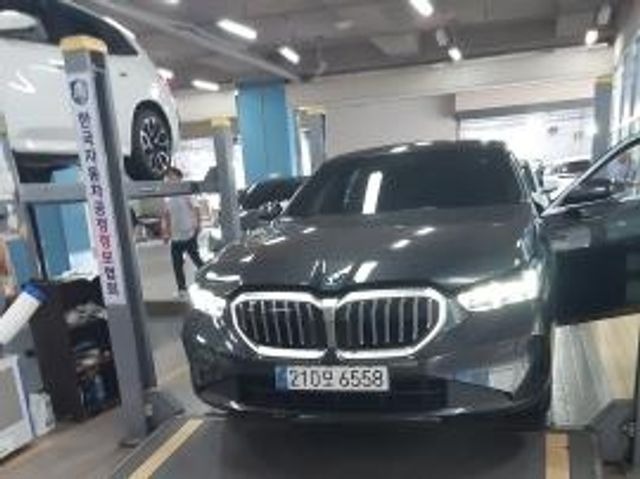 BMW 5-Series 2025 — inspection photo 1
