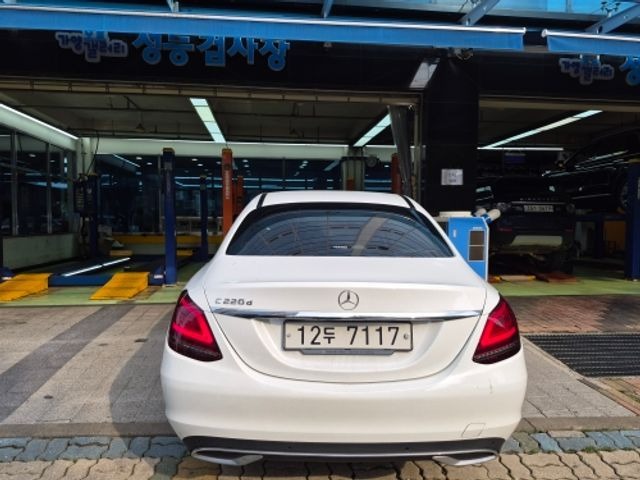 Mercedes-Benz C-Class 2019 — inspection photo 2
