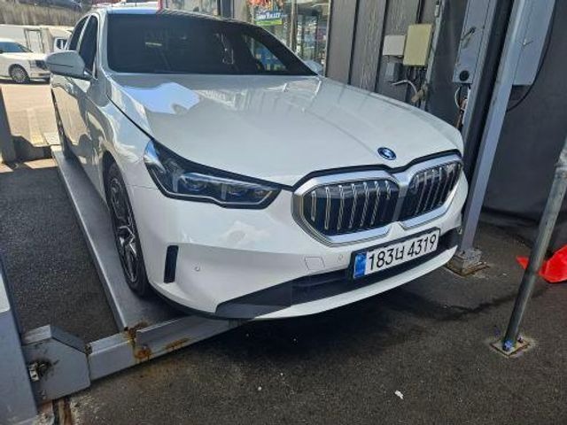 BMW 5-Series 2025 — inspection photo 1