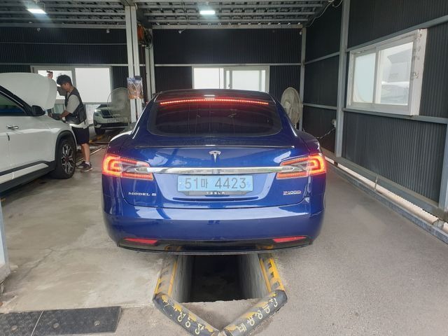 Tesla Model S 2019 — inspection photo 2