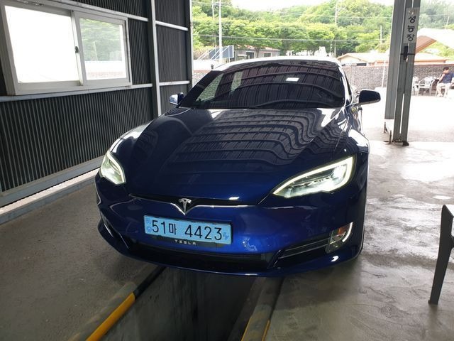 Tesla Model S 2019 — inspection photo 1