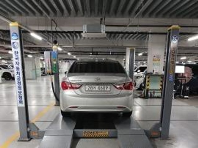 Hyundai Sonata 2011 — inspection photo 2
