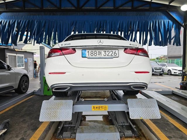 Mercedes-Benz E-Class 2023 — inspection photo 2