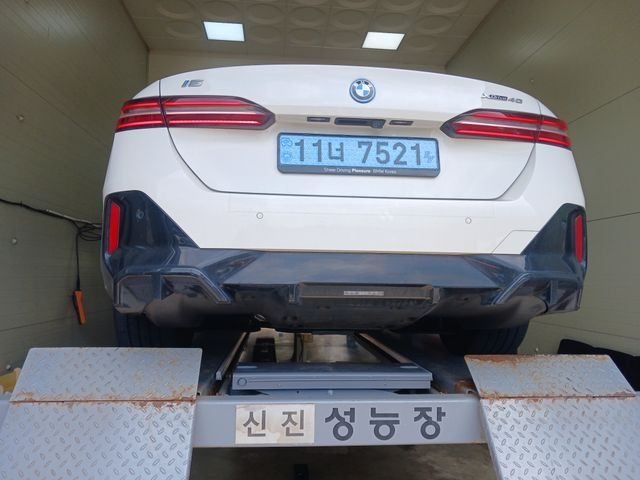 BMW i5 2025 — inspection photo 2