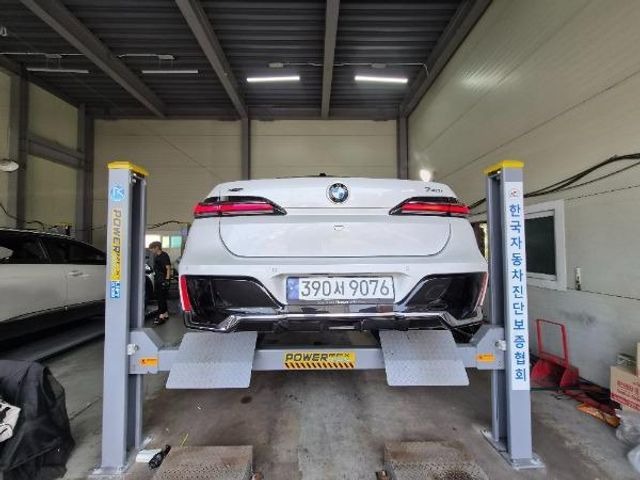 BMW 7-Series 2024 — inspection photo 2