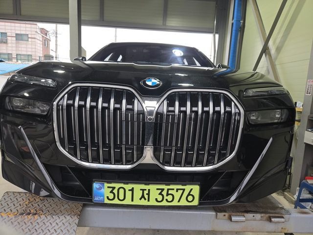 BMW 7-Series 2025 — inspection photo 1