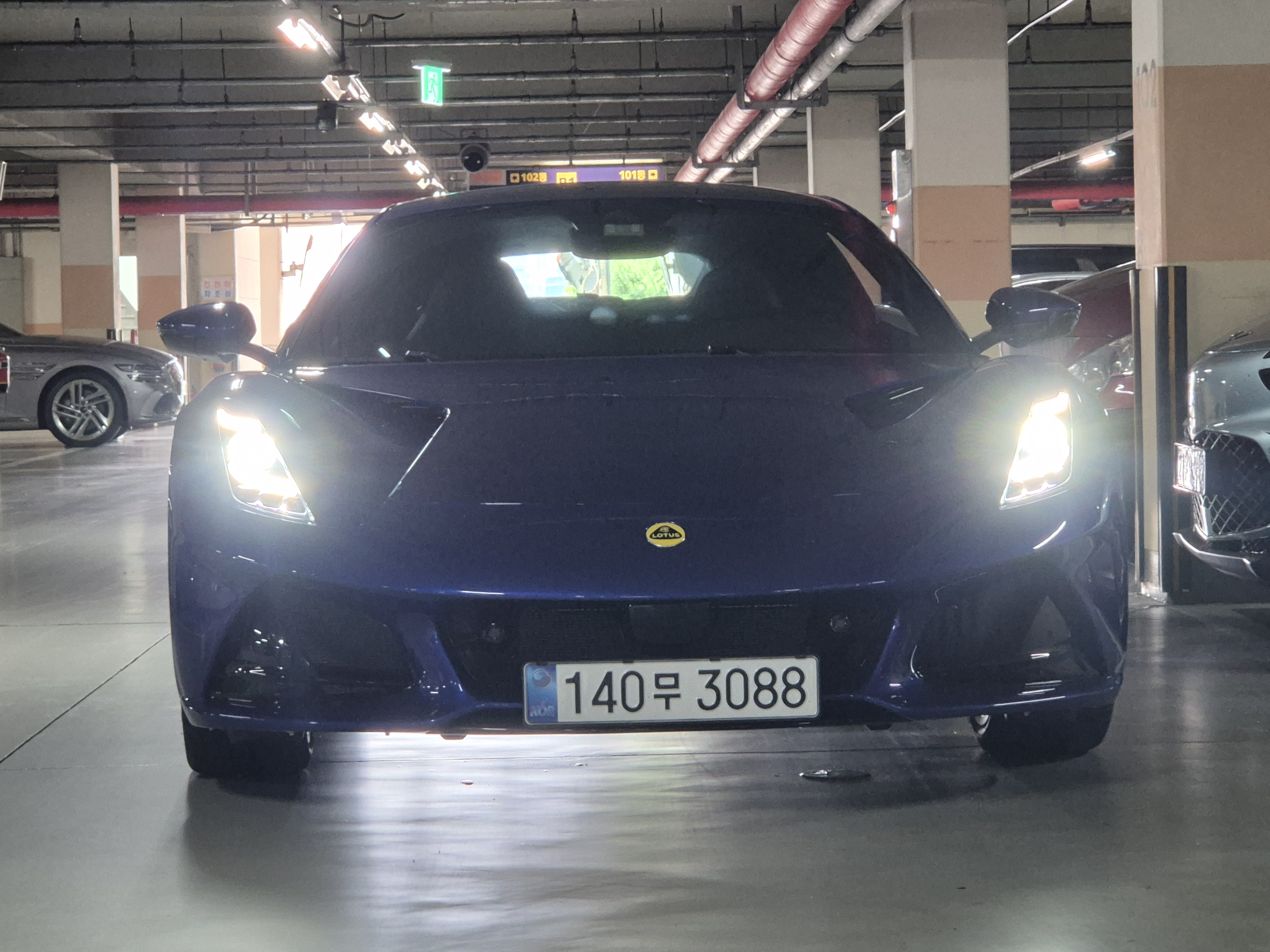 Lotus Emira 2025 — inspection photo 1
