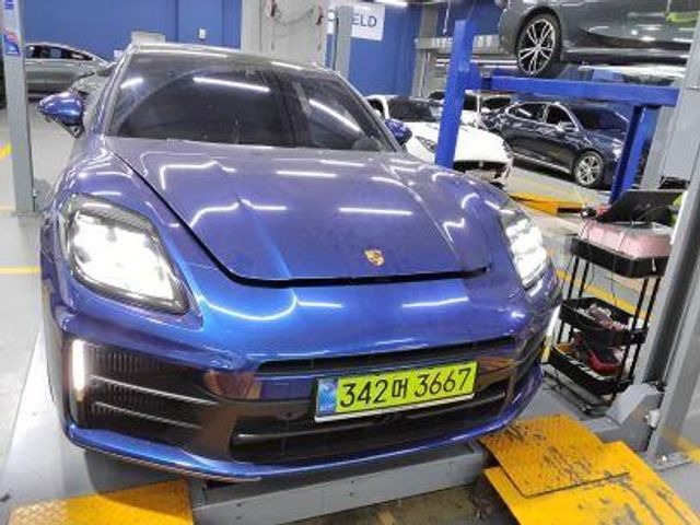 Porsche Panamera 2026 — inspection photo 1
