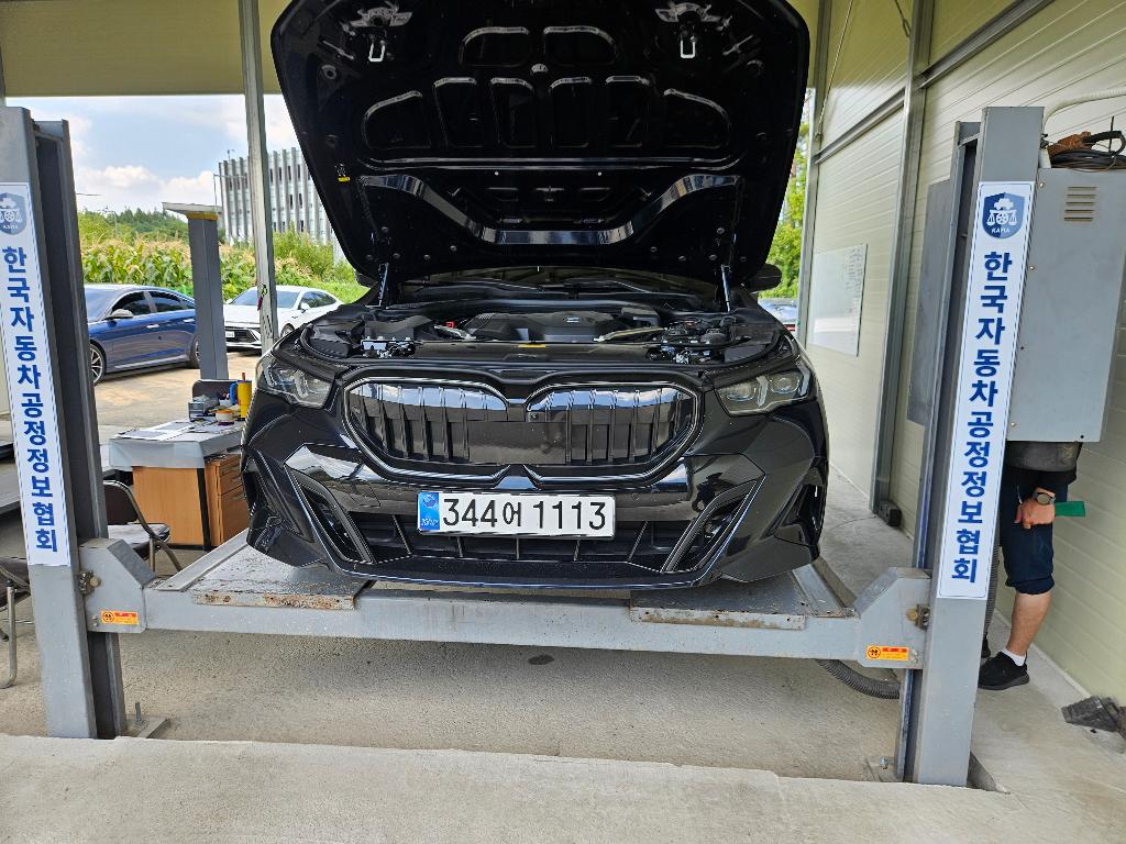BMW 5-Series 2025 — inspection photo 1