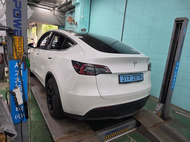 Tesla Model Y 2021 — inspection photo 2