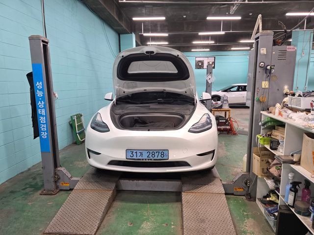 Tesla Model Y 2021 — inspection photo 1