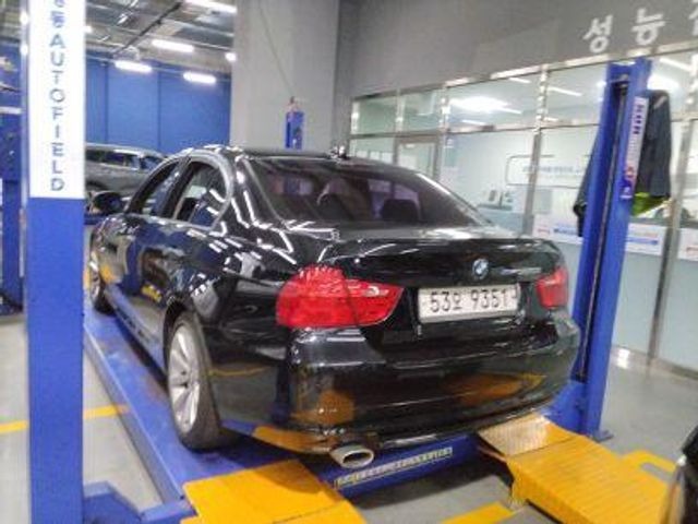 BMW 3-Series 2010 — inspection photo 2