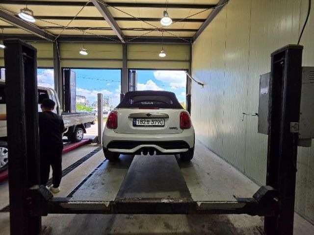Mini Cooper Convertible 2024 — inspection photo 2