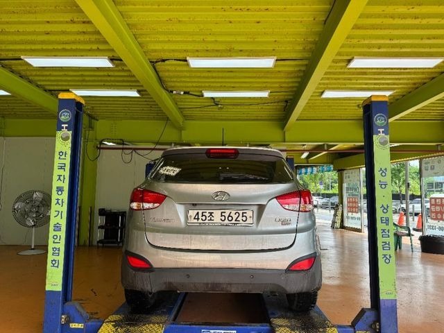 Hyundai Tucson 2010 — inspection photo 2