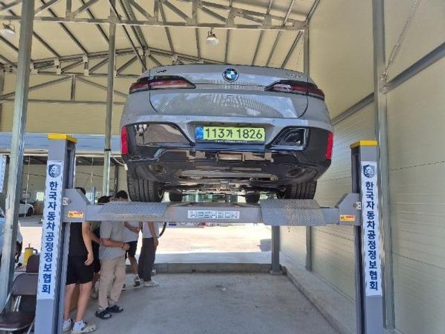 BMW 7-Series 2025 — inspection photo 2